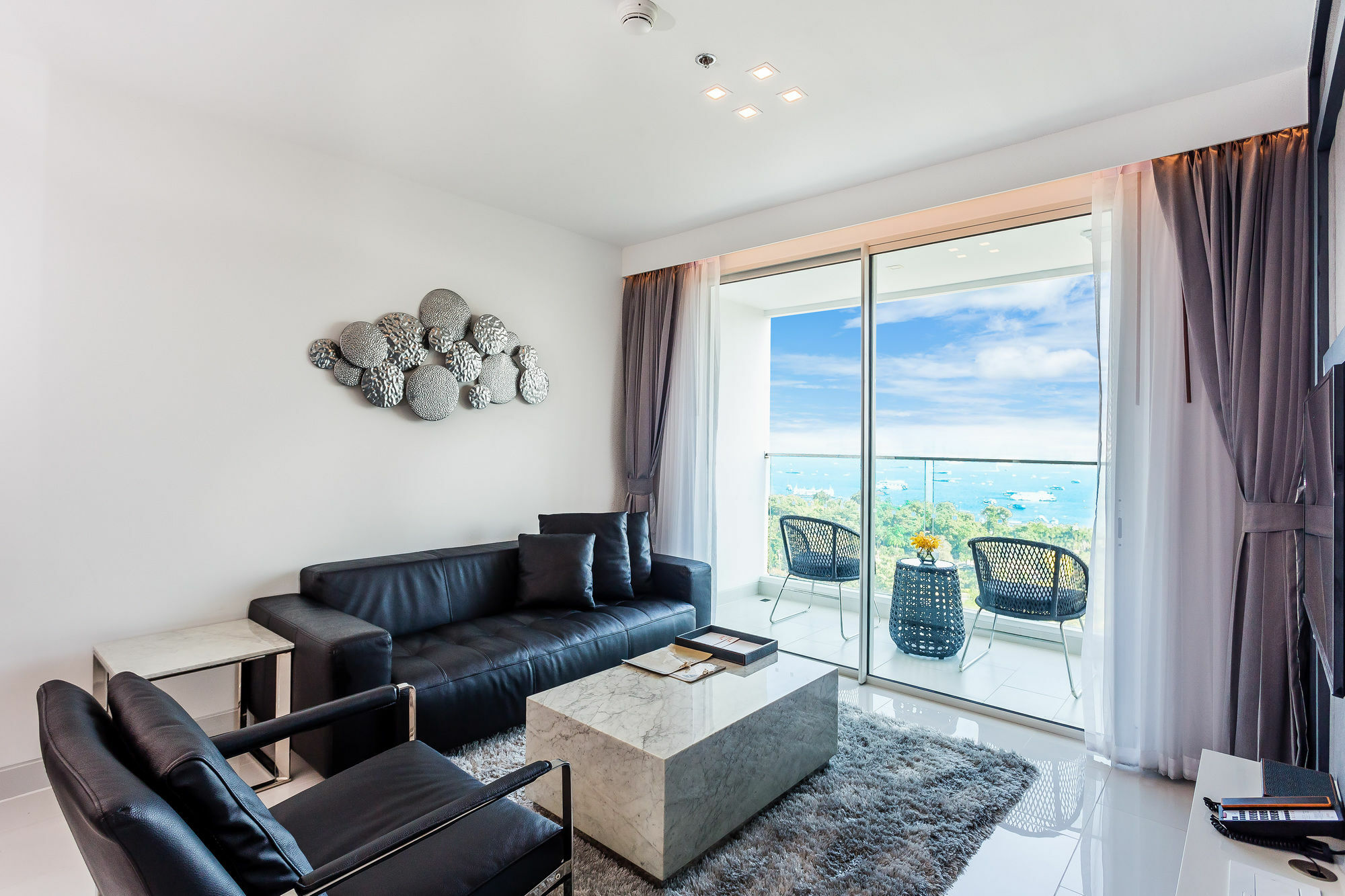 Amari Residences 5*