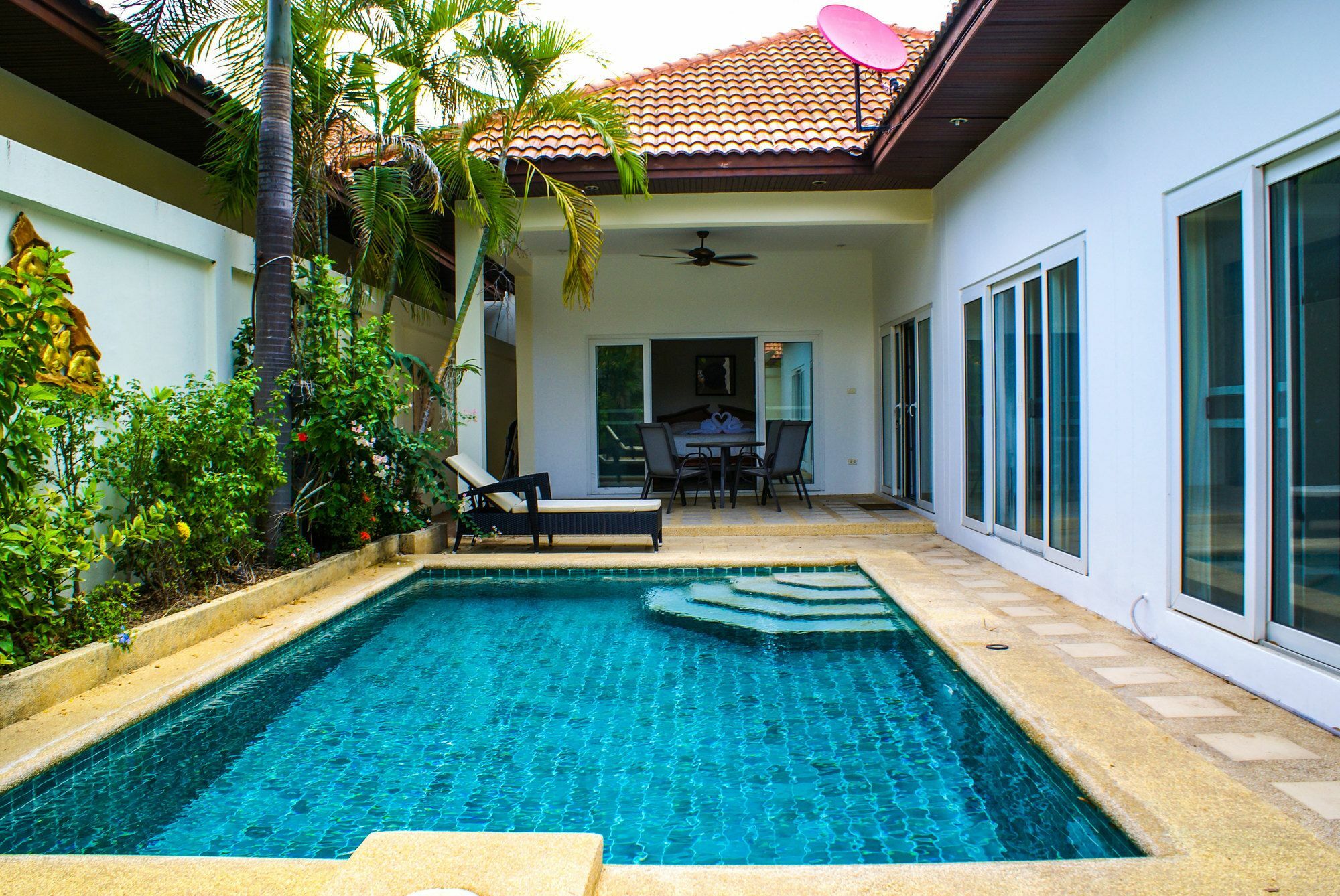 Majestic With House No.52 *