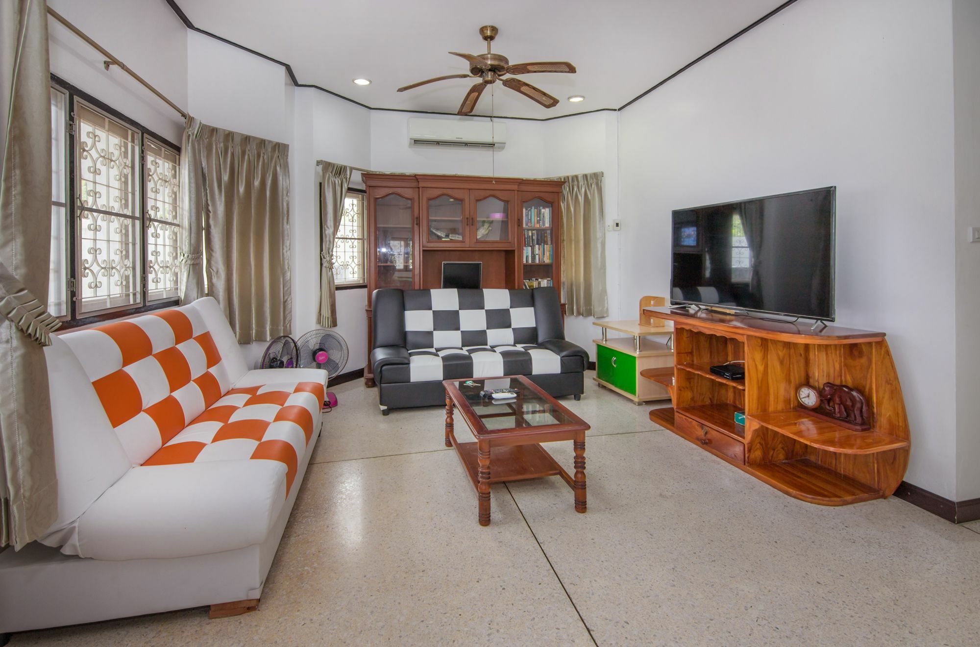 Nowhere Skittles Villa Pattaya