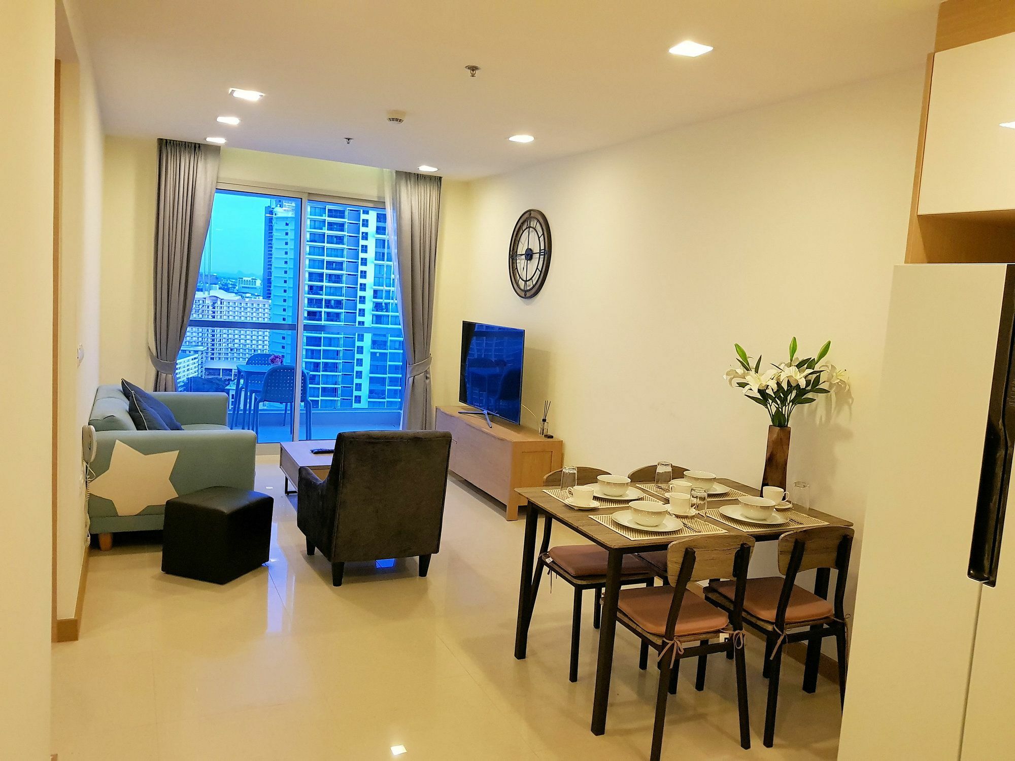 Hotel The Palm 2br By Pattaya