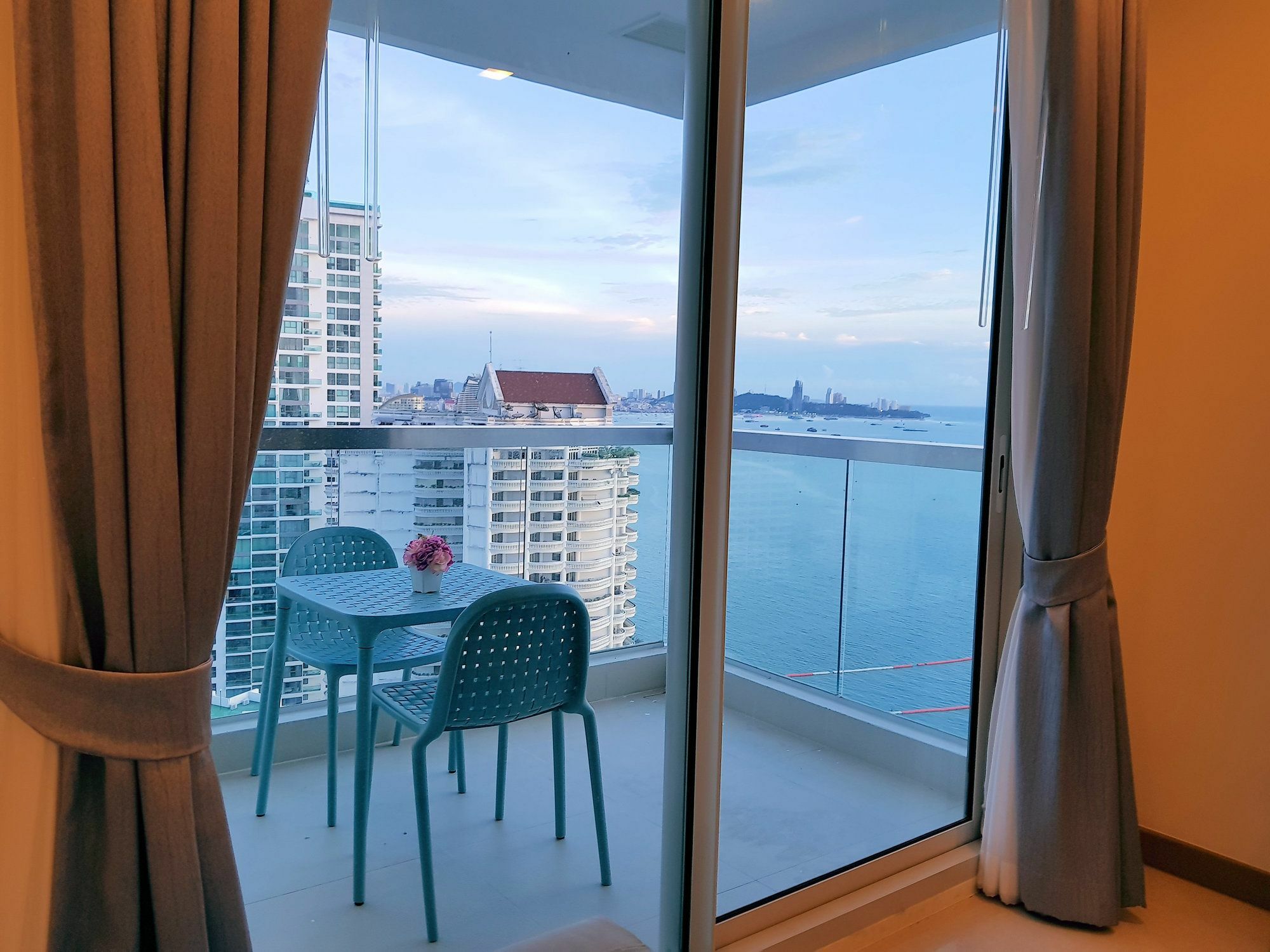 The Palm 2br By 3*