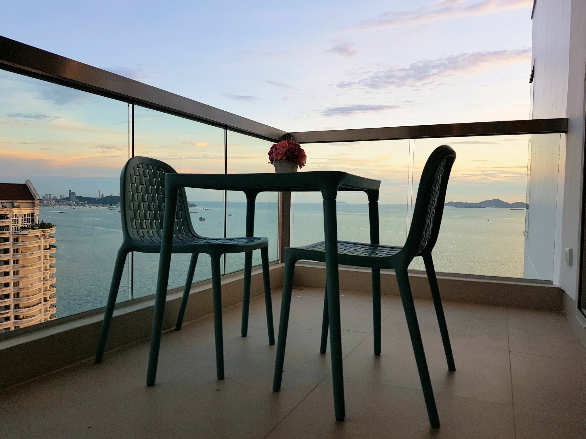 Hotel The Palm 2br By Pattaya