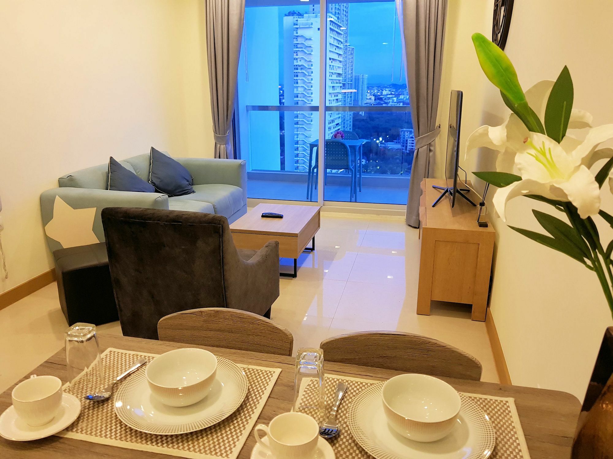 The Palm 2br By