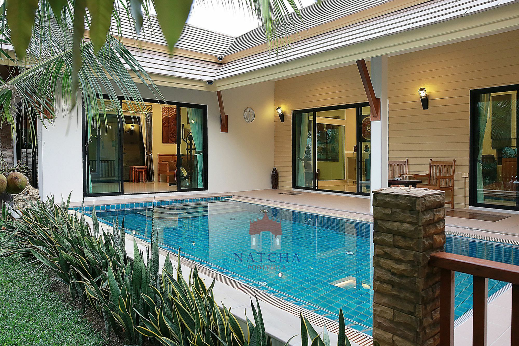 Natcha Pool Villa *