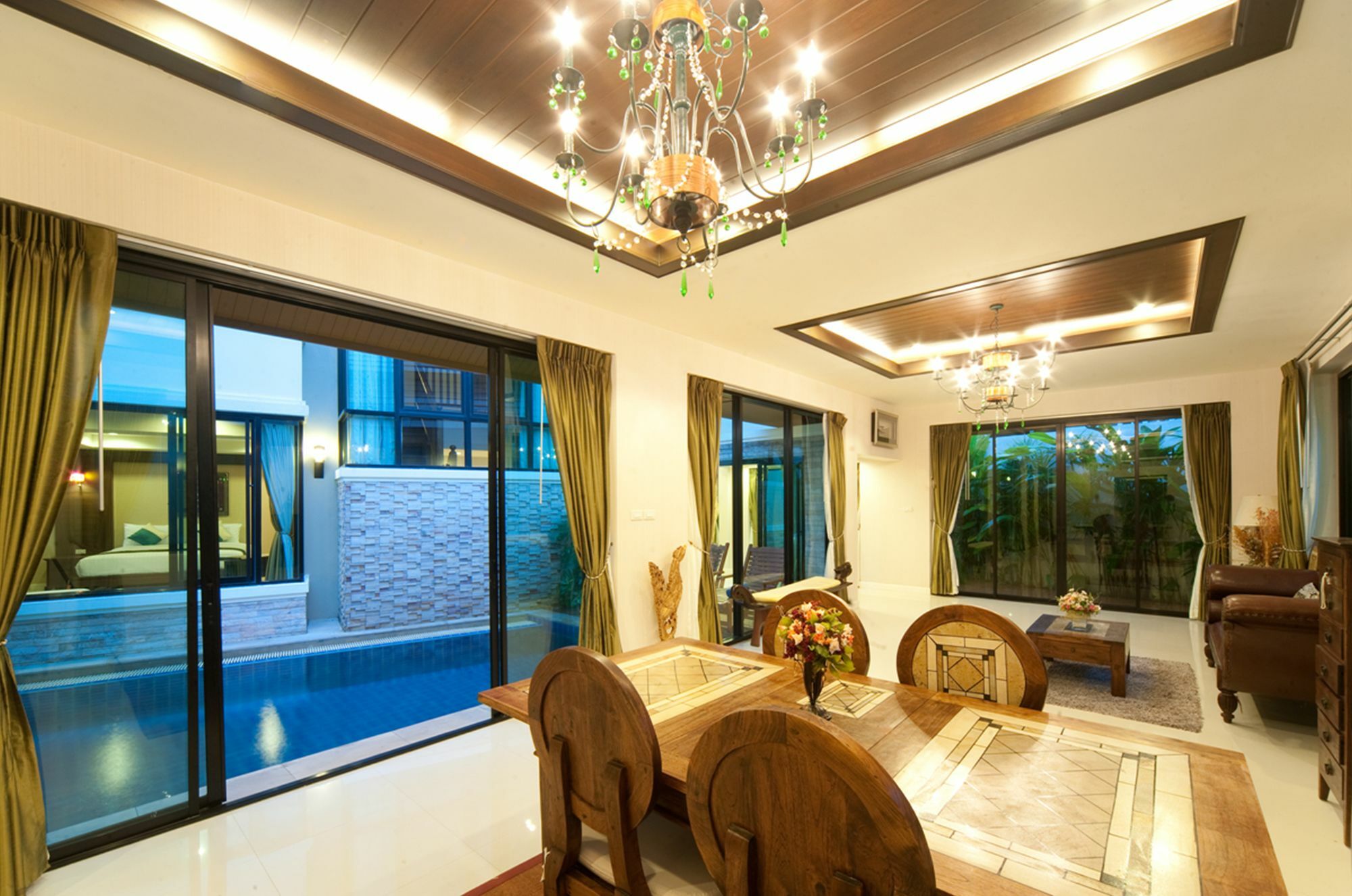 Natcha Pool Villa