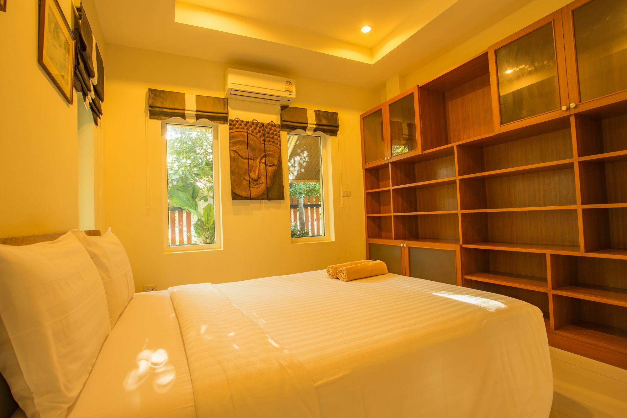 Natcha Pool Villa