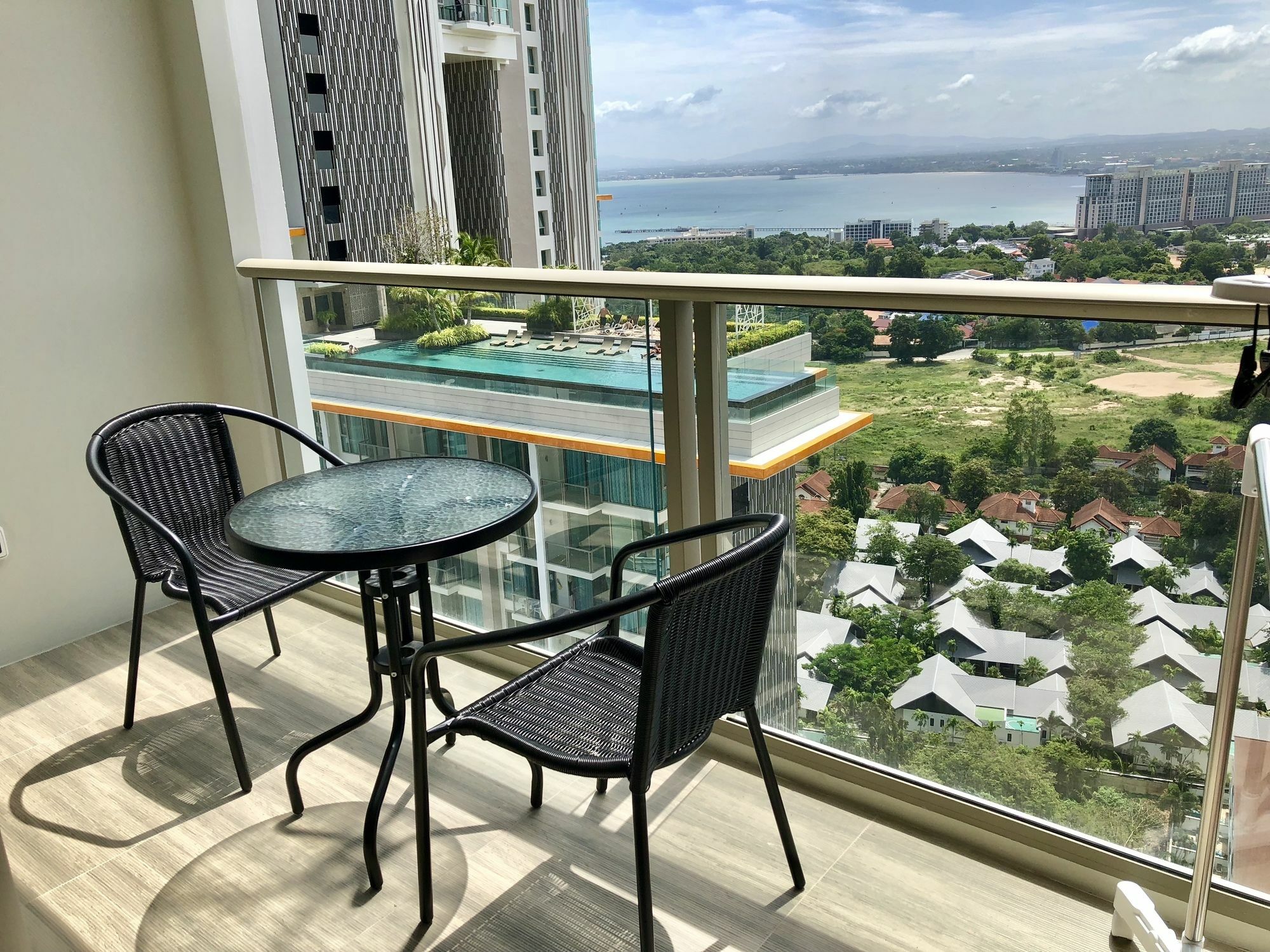 Hotel Among Riviera Of Sky