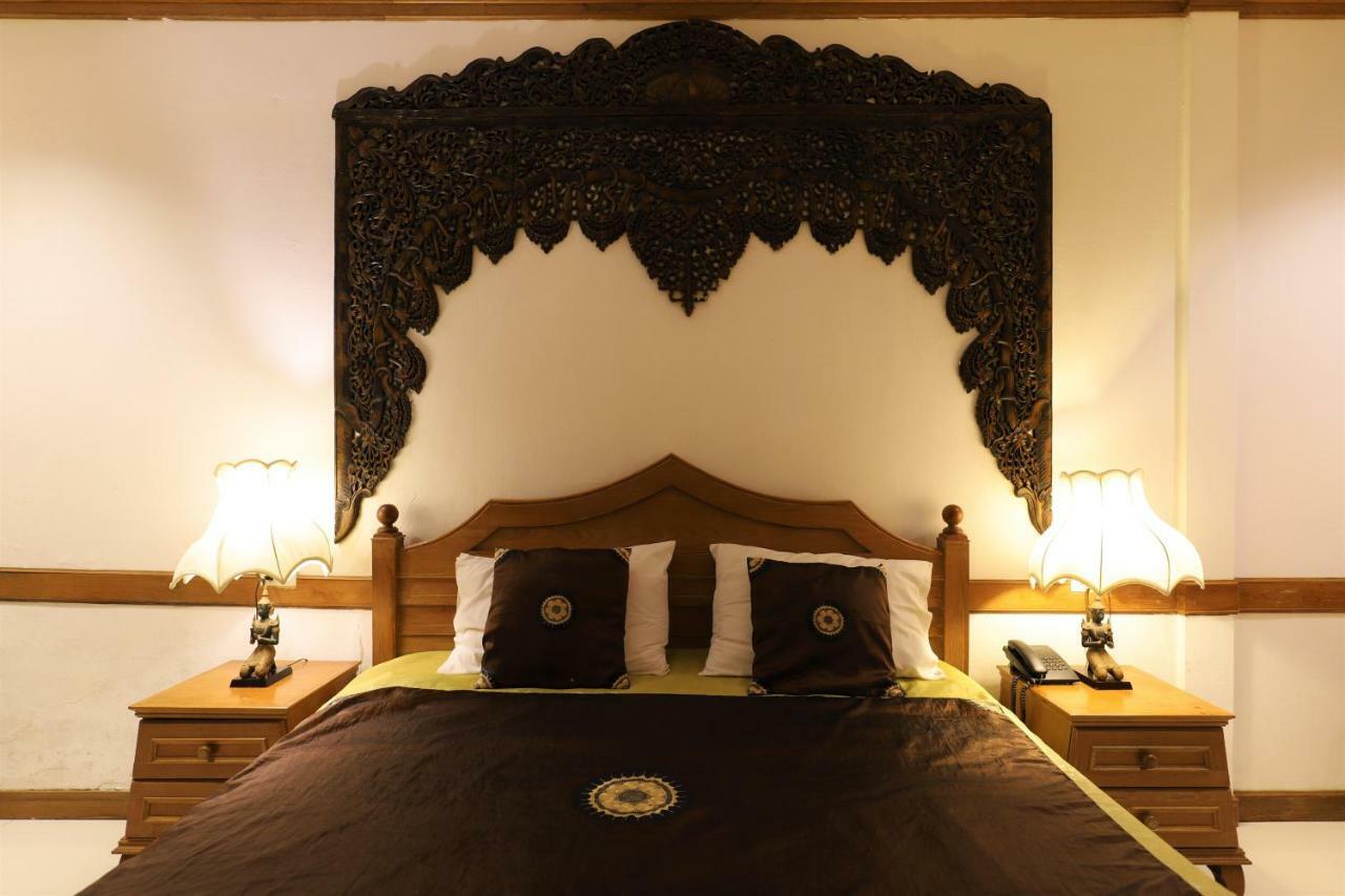 Right Spot Hotel *