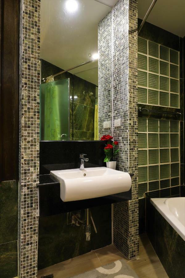 Right Spot * Pattaya