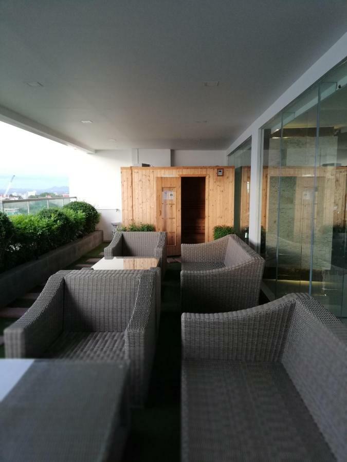 Apartamento The Peak Towers Sea View Pattaya