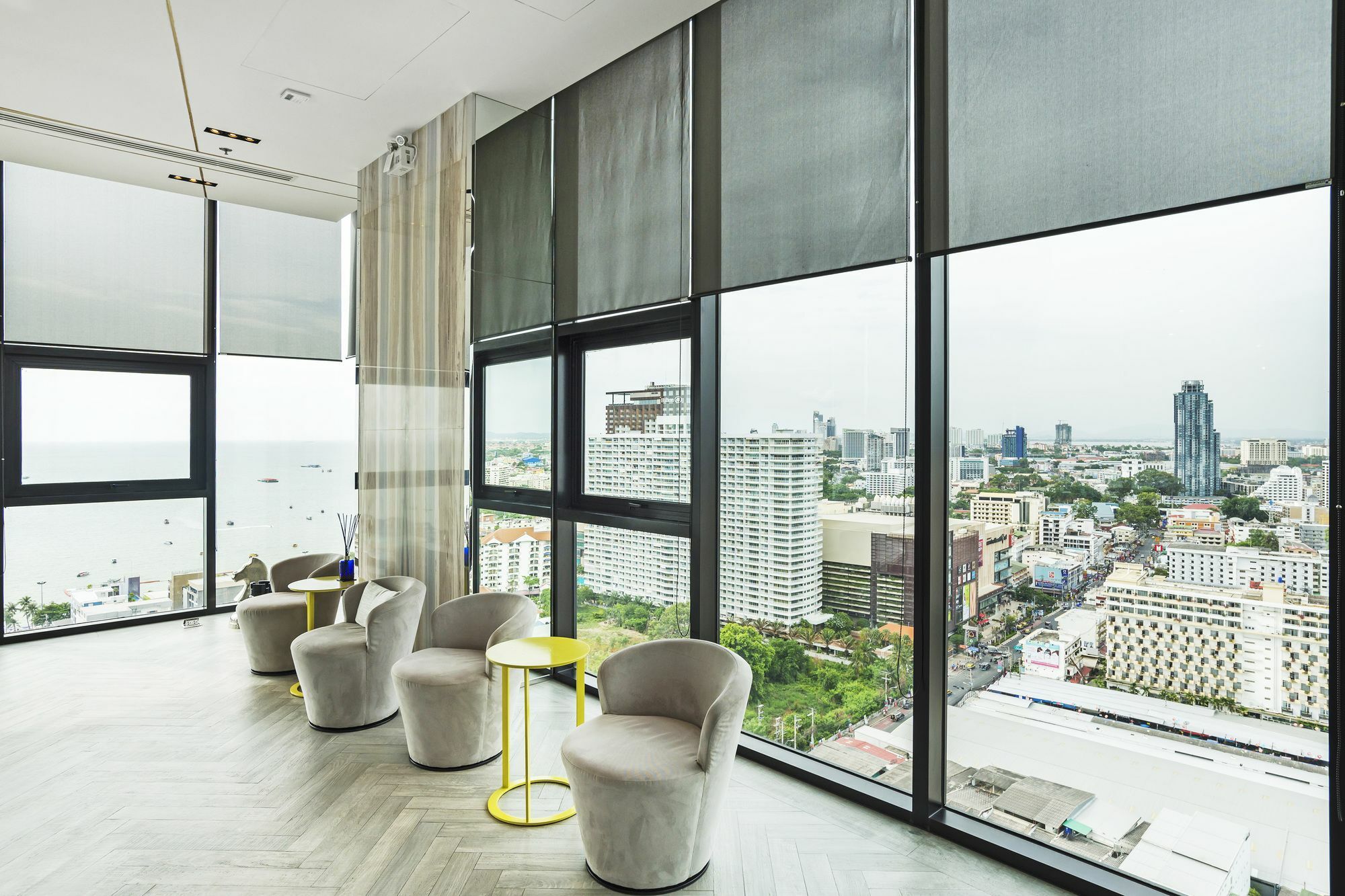 Favstay - The Base * Pattaya