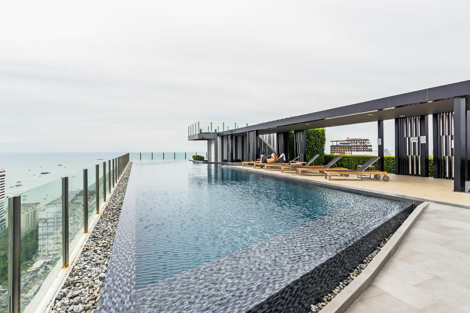 Favstay - The Base Pattaya