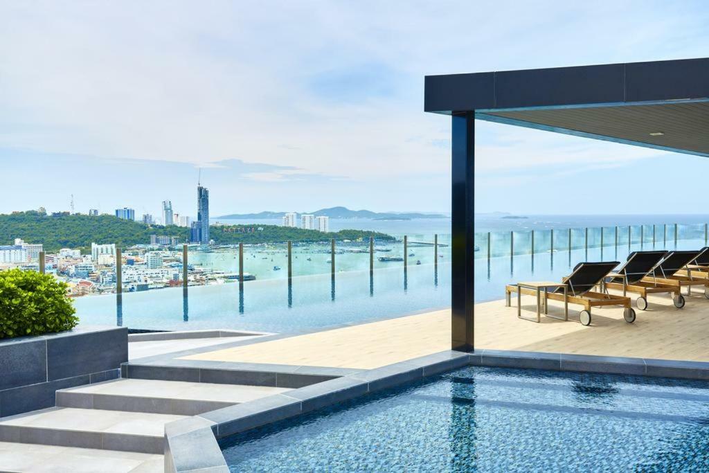 The Base * Pattaya