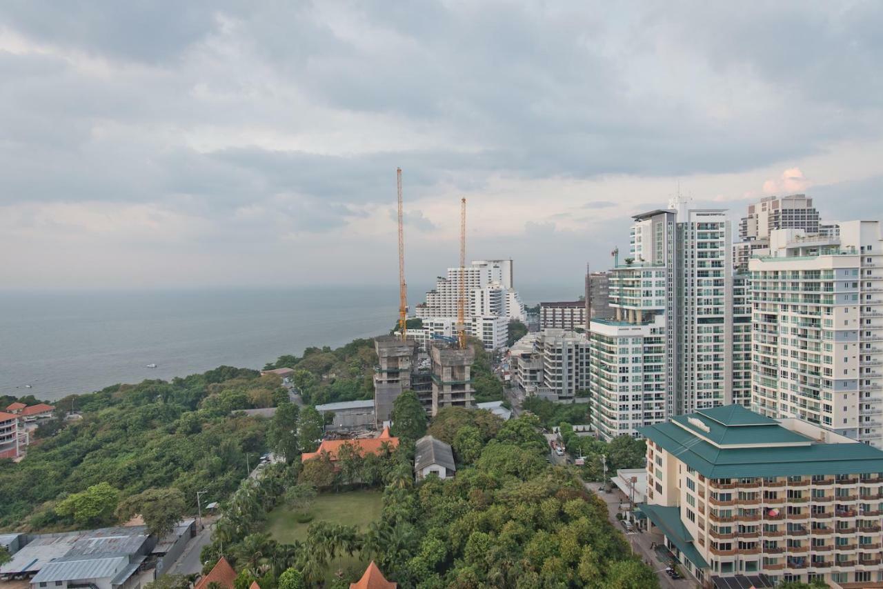 Stylish In Peak Towers *