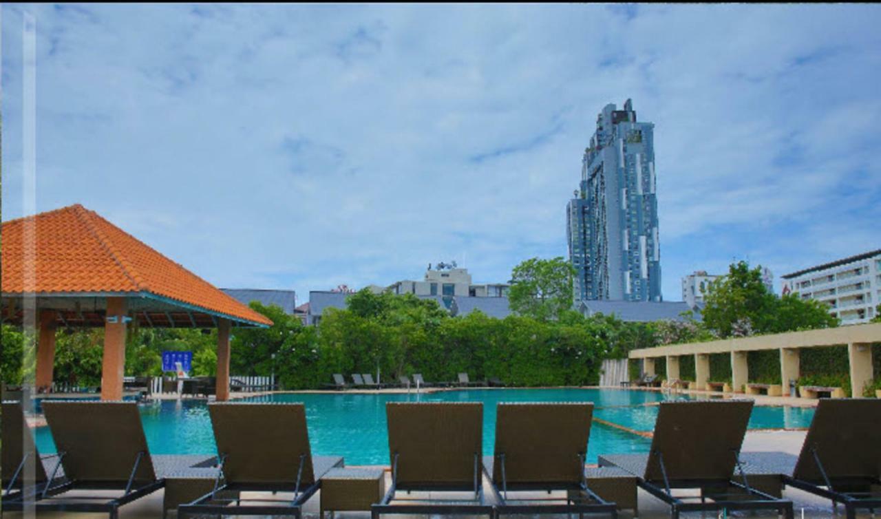 Hotel The Leela &