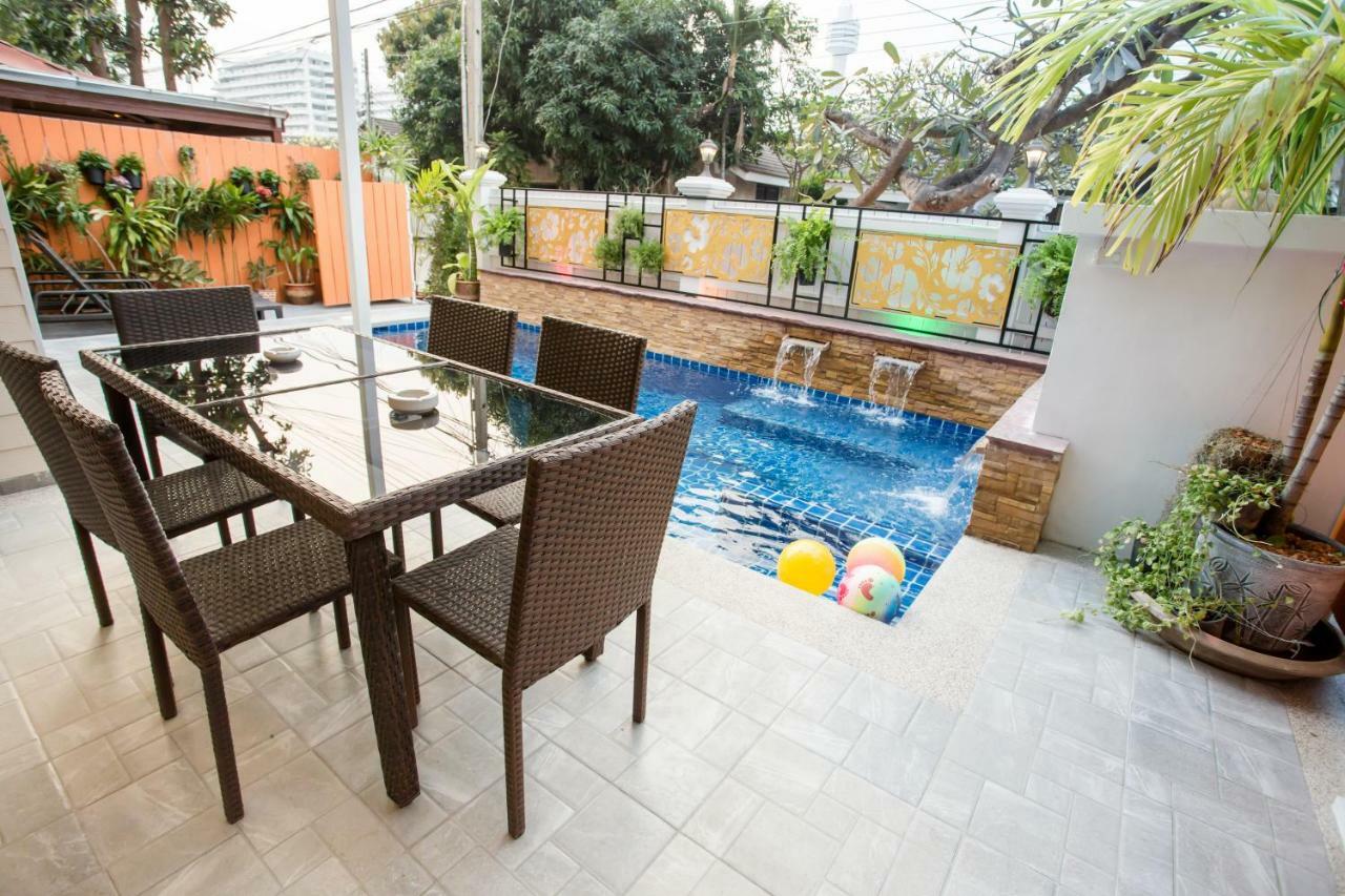 Villa Pool 39b 300 Mater To Gate *