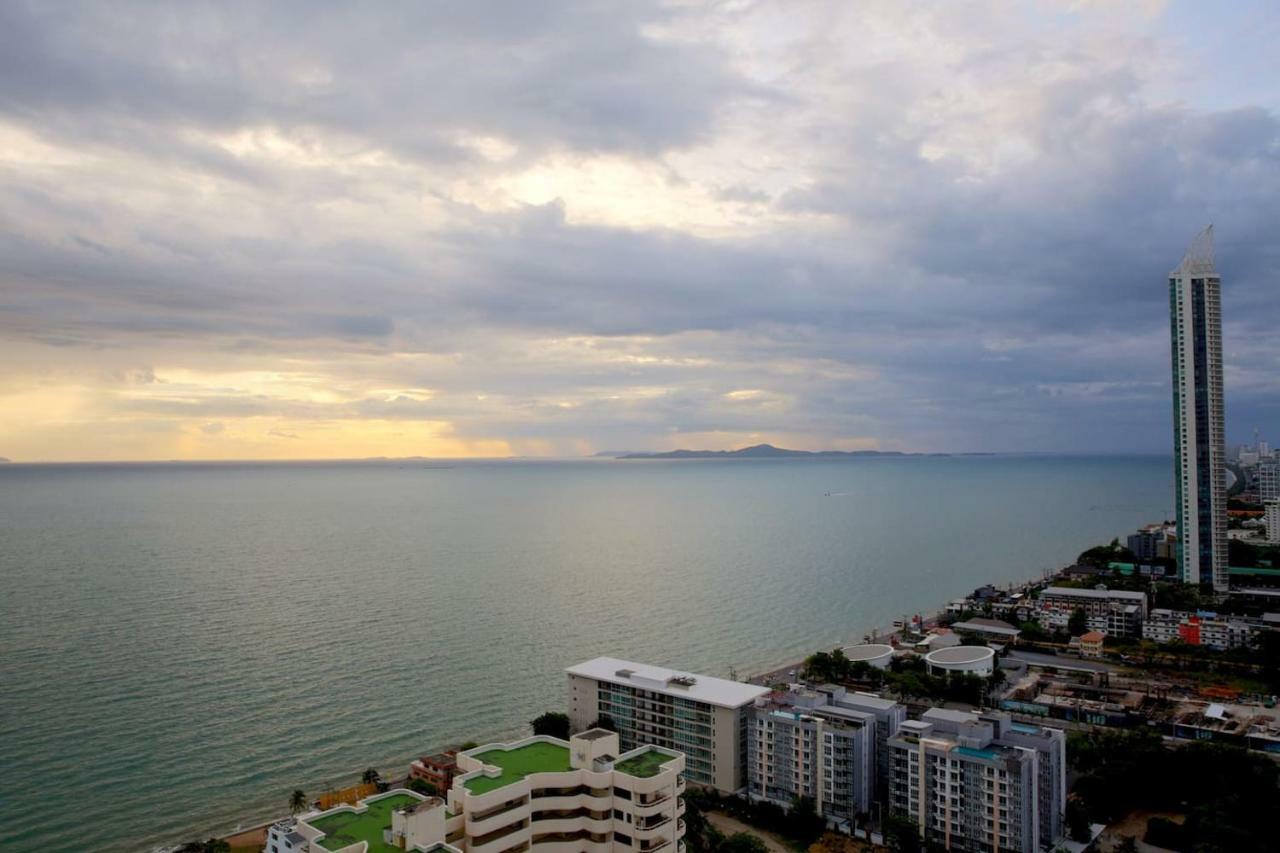 Stunning Sunset On 30th Floor Front@veranda Pattaya