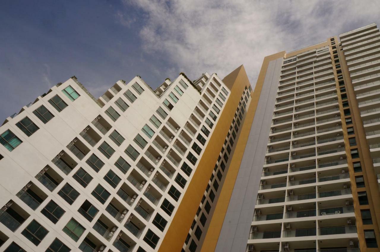 Garden View In Peak Towers Apartment *