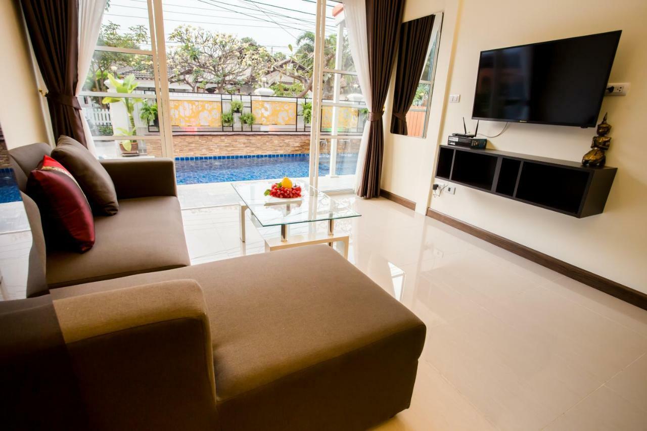 Villa Pool 39b 300 Mater To Gate