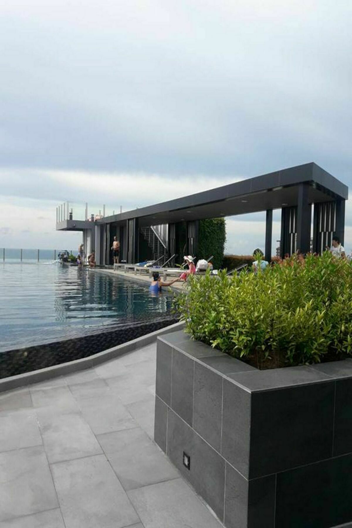 Hotel The Base By Arawat Pattaya
