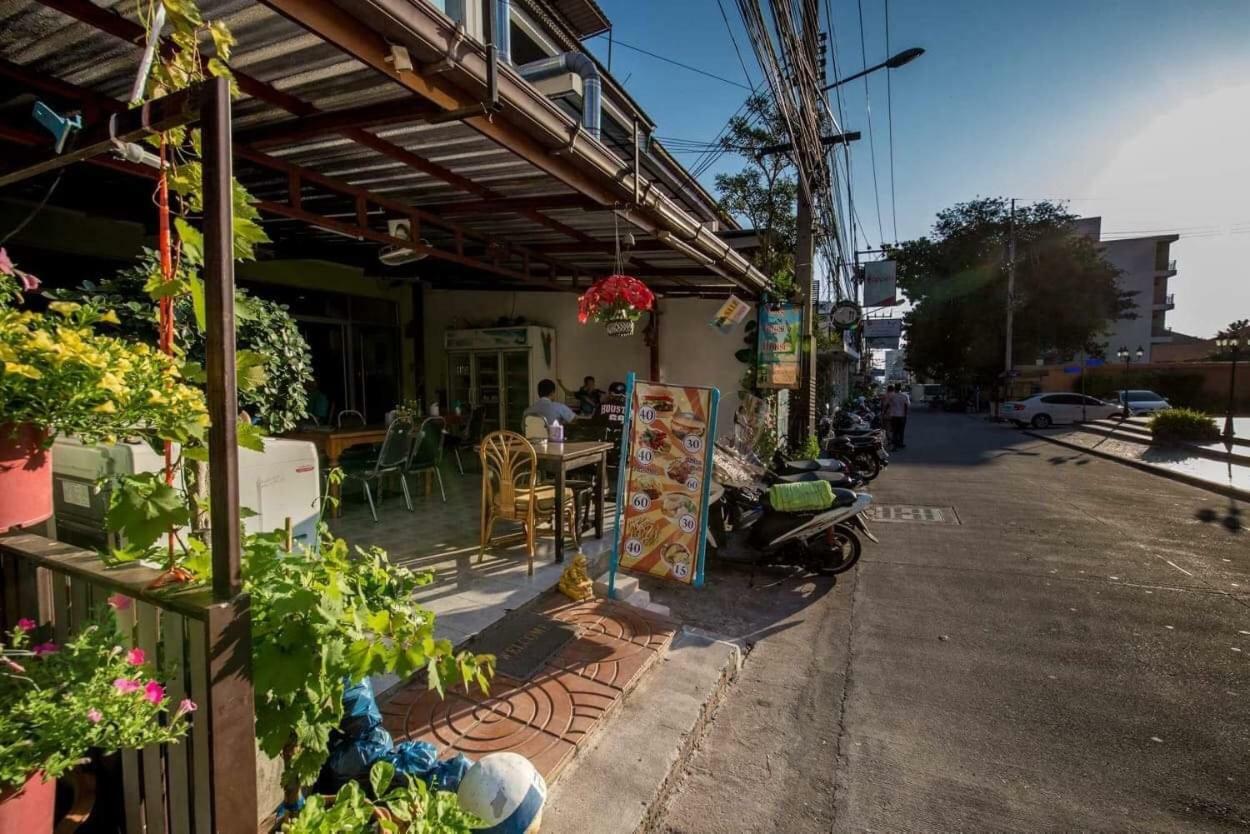 Nong Guest house 2*
