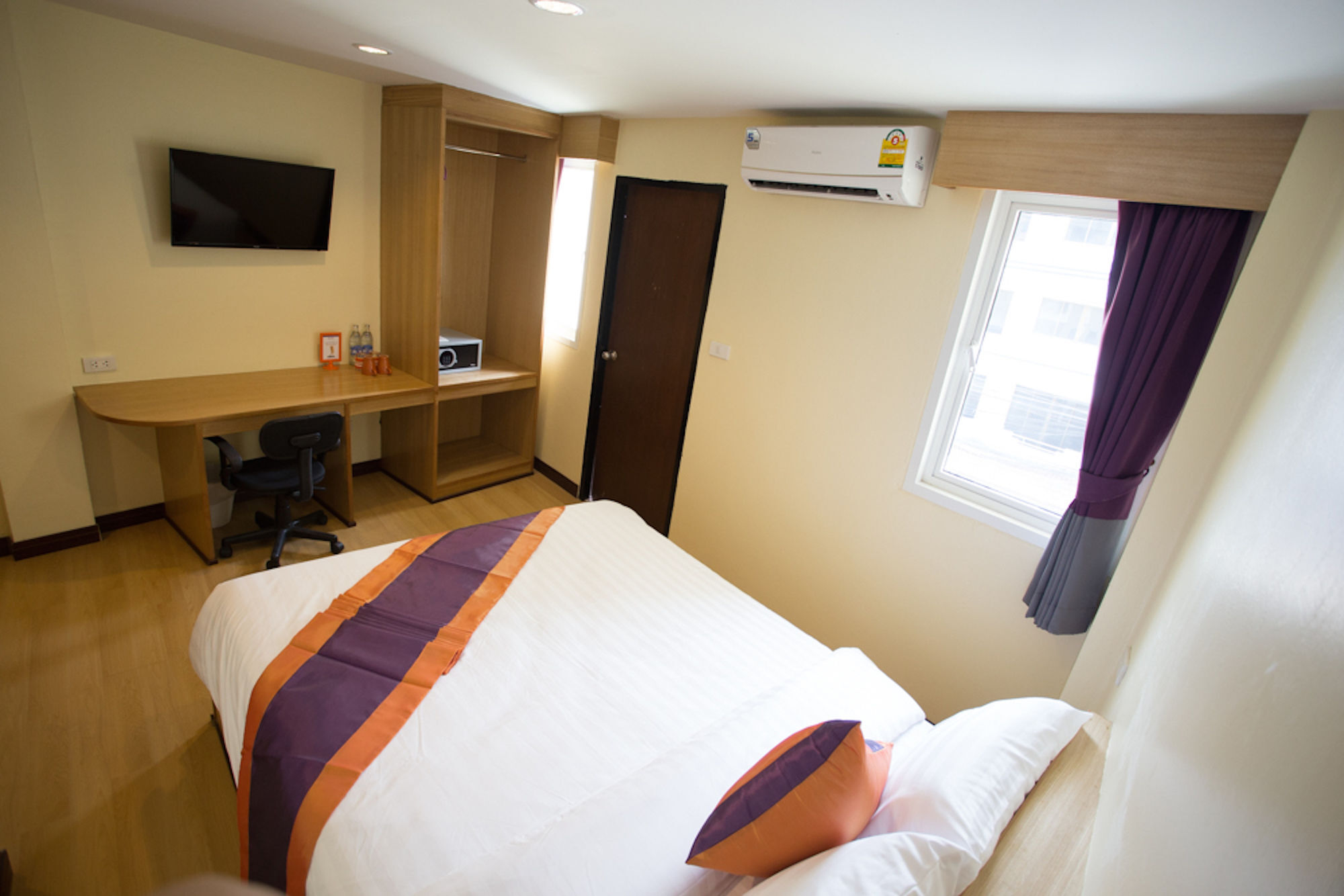 J P Hotel 3*