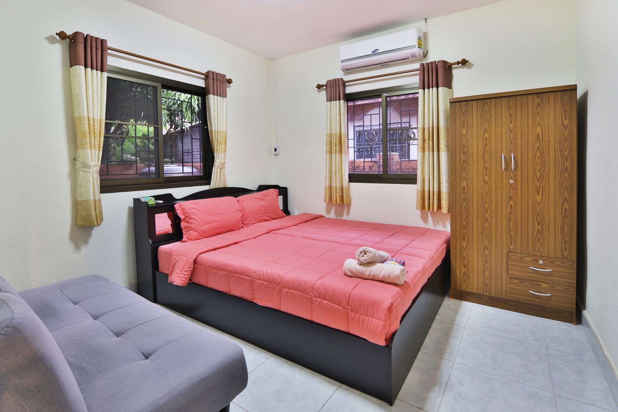 Nowhere Pluto Villa Pattaya