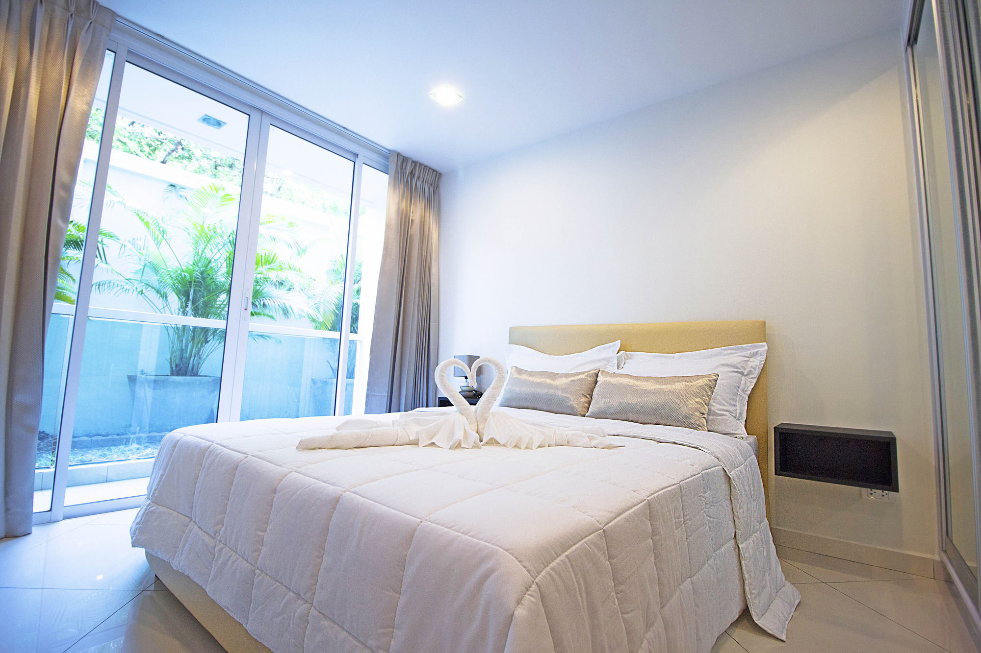 Art On The Hill By Sunny Apartment Pattaya