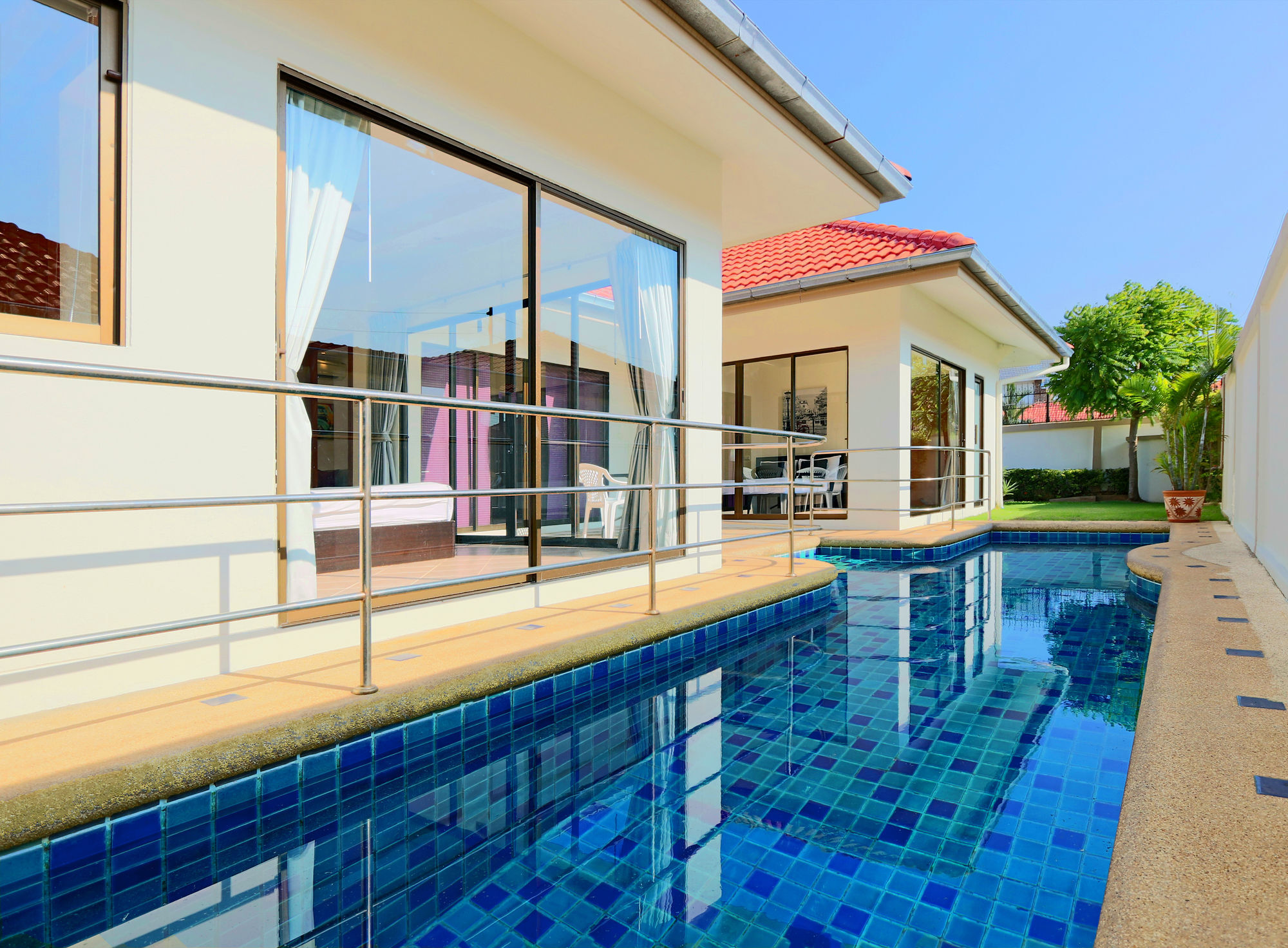 Avoca Pool Pattaya