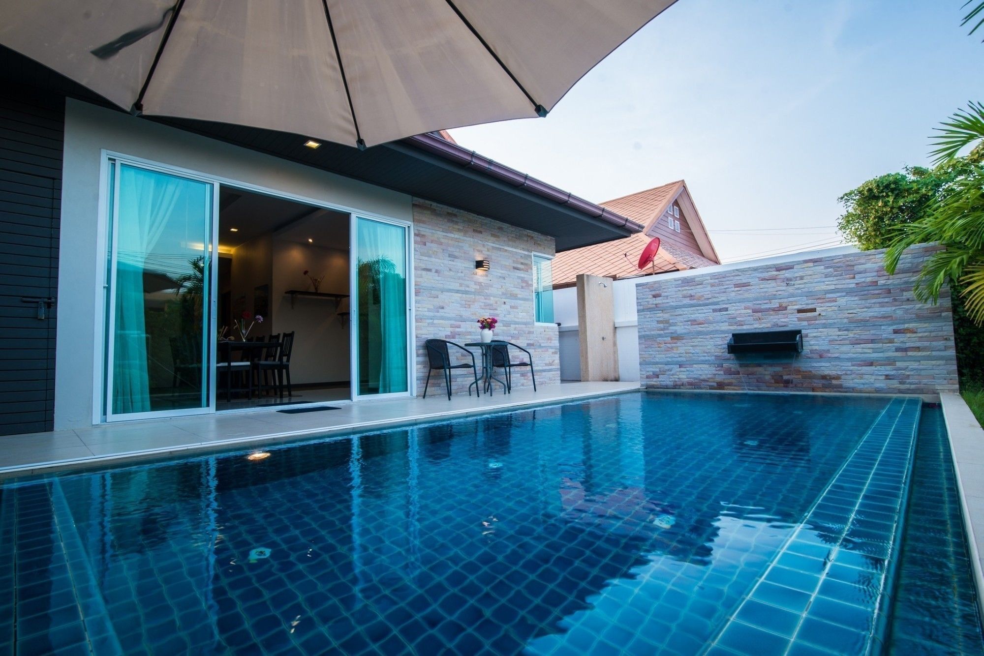 The Deluxe Modern Pool * Pattaya