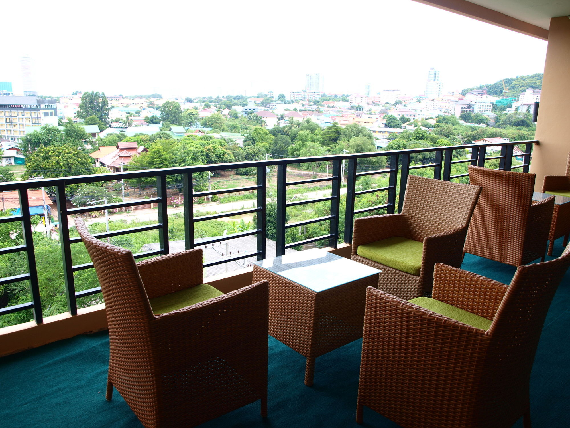Hotel V