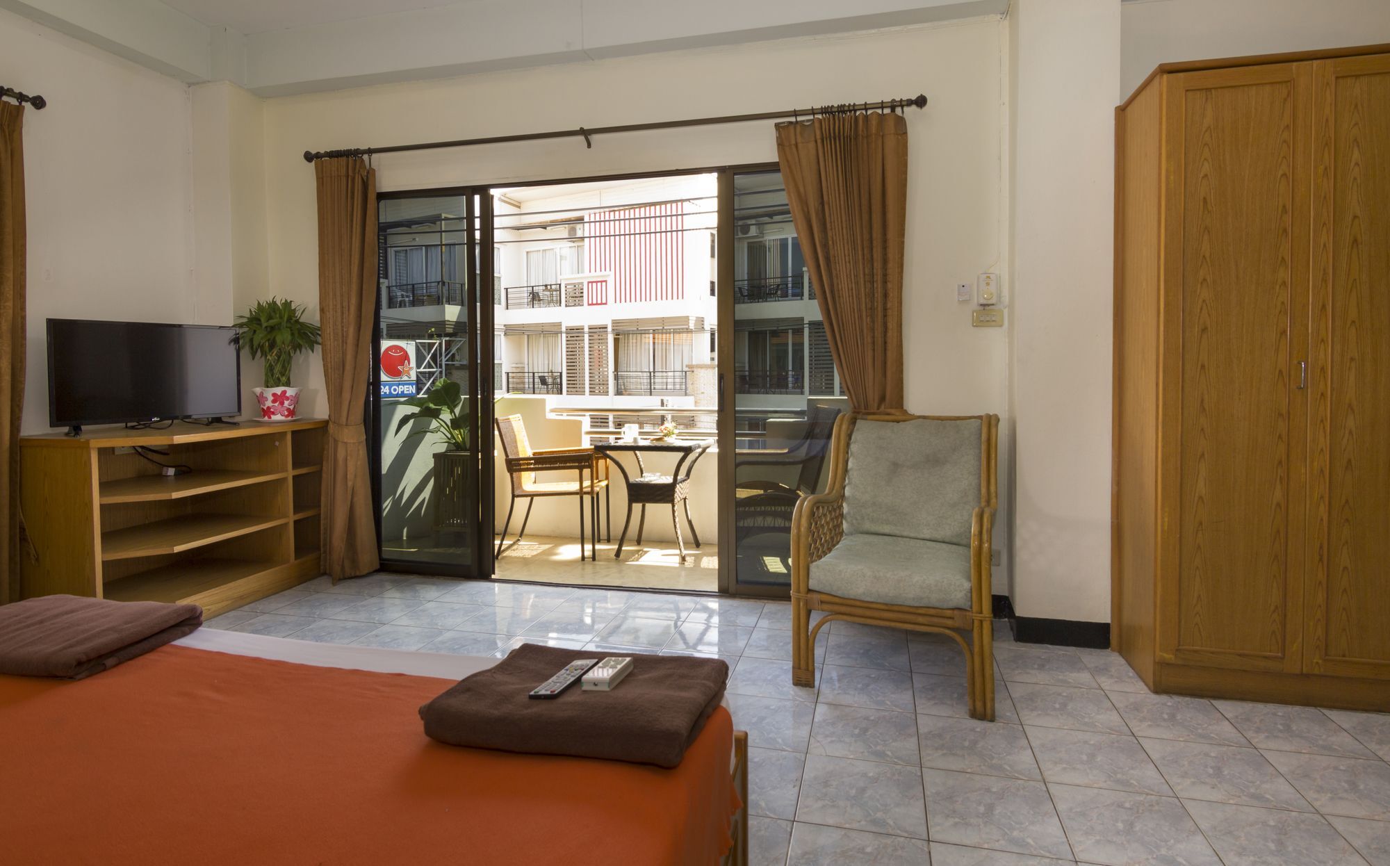 Rumah tetamu Traveller's Rest Sports Bar