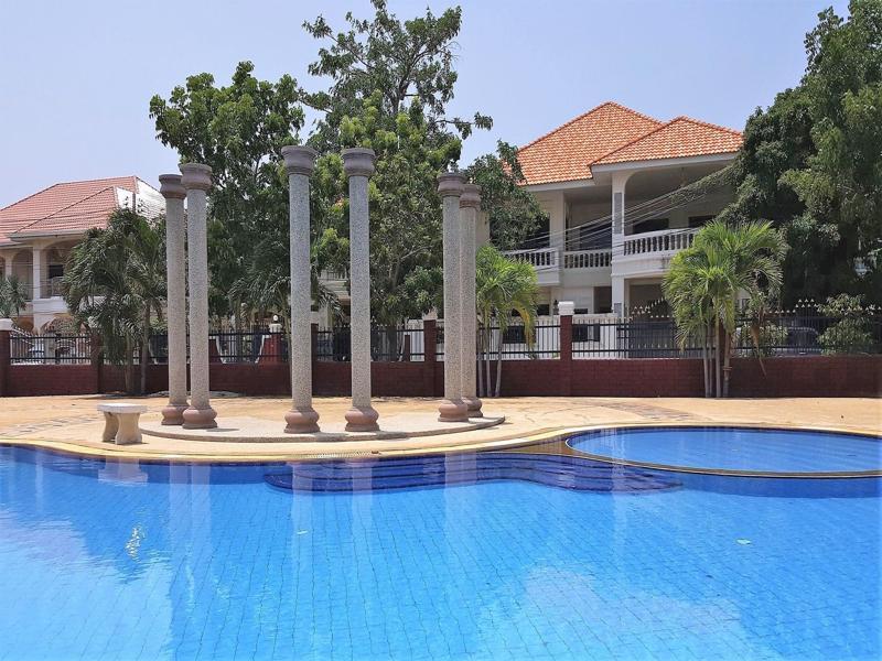 Yailand Luxury Pool Pangsapuri Pattaya