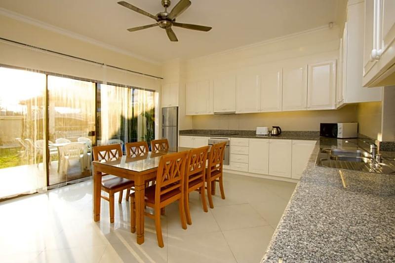 Avoca Pool 3* Pattaya