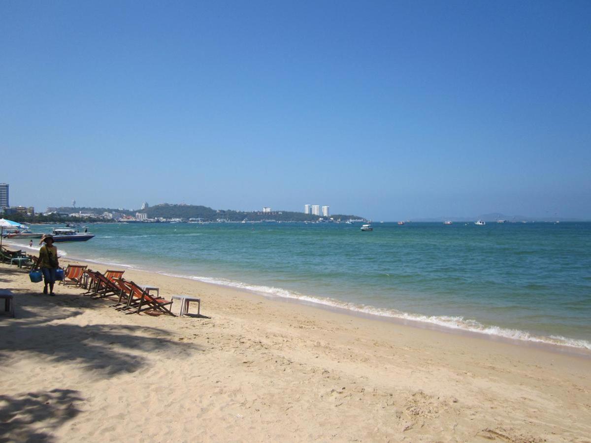 Garden - House Walking Street 4 Bedrooms Villa Pattaya
