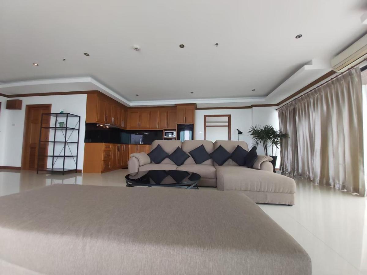 Pangsapuri Condominum In Jomtien With Sea View, Balcony And Free Wifi