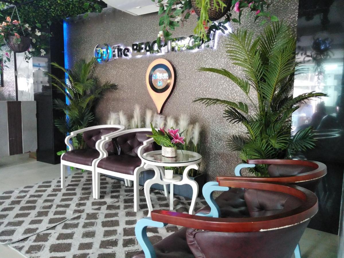 Hotel The Front Resort,