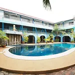 Oyo 1003 Naklua House