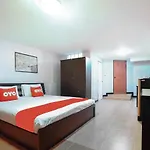 Oyo 963 Sunshine Hotel 2*