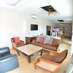 พระตำหนักวิลล่า 10 ห้องนอน พร้อมสระว่ายน้ำส่วนตัว Villa Pattaya