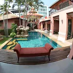 พระตำหนักวิลล่า 10 ห้องนอน พร้อมสระว่ายน้ำส่วนตัว Villa