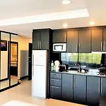 Platinum Suites, Thepprasit Road - Large Top Floor Studio