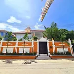 Izzyland Luxury Pool Villa Pattaya Walking Street 5 Bedrooms