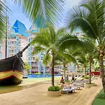 Grande Carribean Condo Sea View&Park View Comfortable 1 Bedroom Apartment For 3 Person With Washing Machine , Kitchen And All Utensils For The Cooking