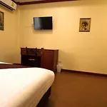 Bluebird Inn