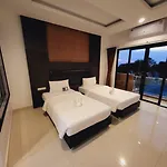 Hotel Tribe 3*