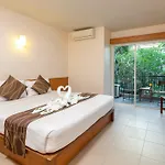 โรงแรม Authong 3*