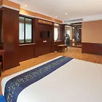 Floral - Dolphin Circle 4* Pattaya