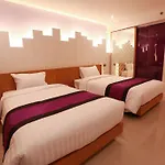 Hotel The Whisper 3*
