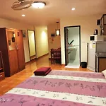 Nightstar Hostel *